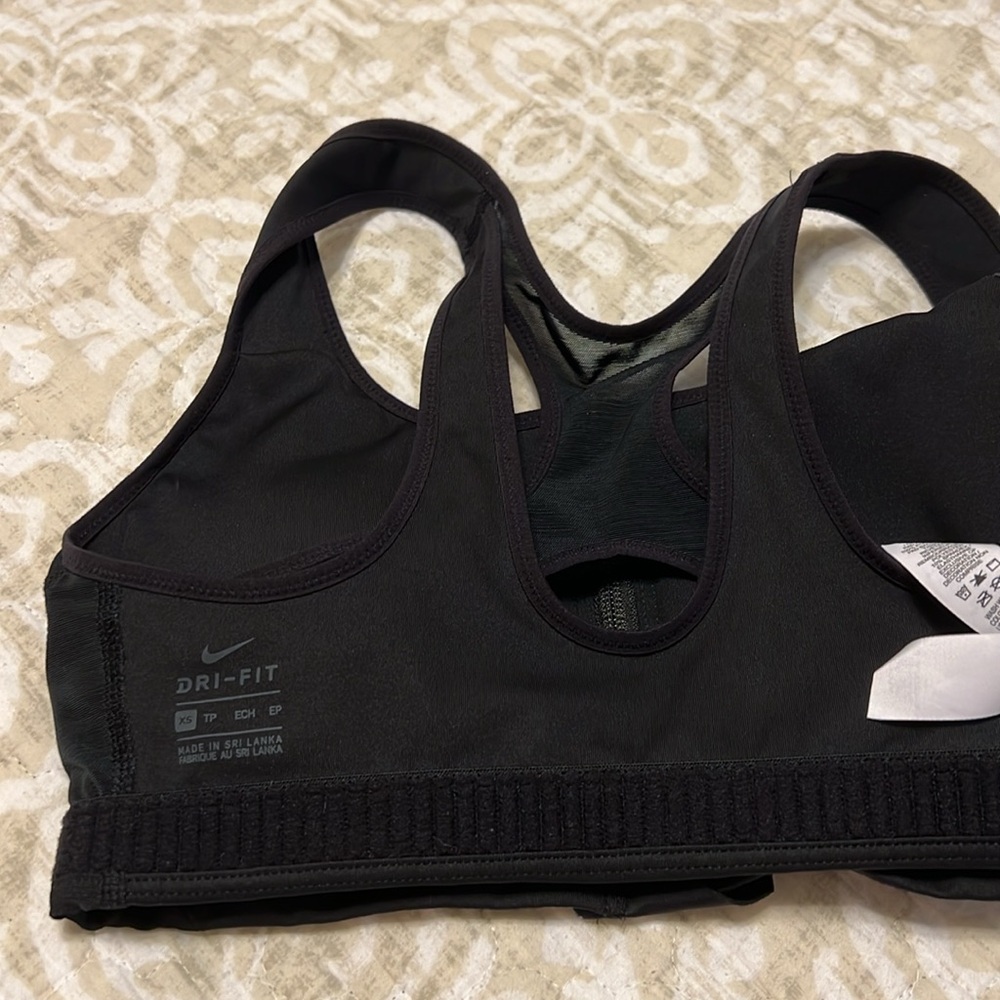 Nike sport top with bra  XS - Picture 5 of 6